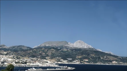 ​Leży w Afryce, lecz należy do Unii Europejskiej. By zwiedzić miasto, wystarczy dowód osobisty