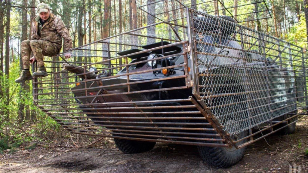 Ekspolski BRDM-2 z niezwykłymi modyfikacjami