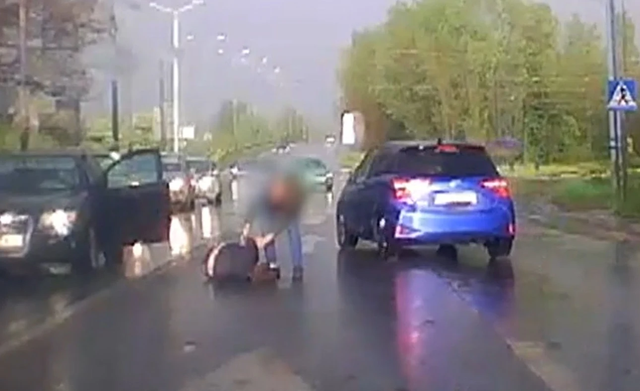 Pan Tomasz został potrącony na przejściu dla pieszych przez kierowcę Audi Pan Tomasz został potrącony na przejściu dla pieszych przez kierowcę Audi