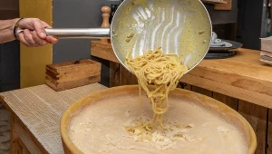 Absolutny hit dla smakoszy włoskiej kuchni. Makaron prosto z Grana Padano