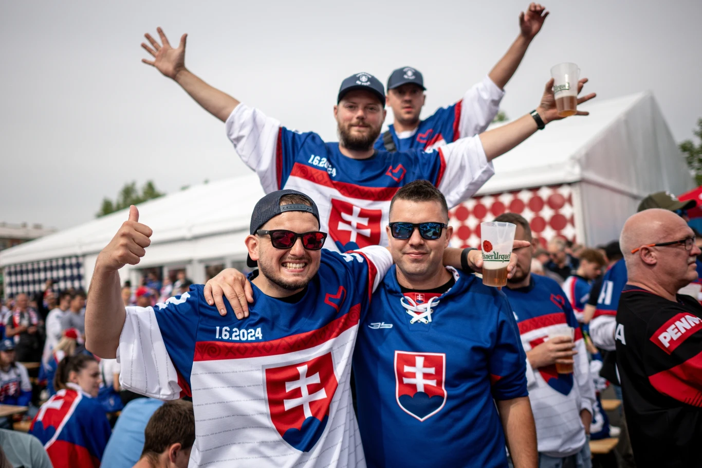 Kibice Słowacji w Fan Zonie Kibice Słowacji w Fan Zonie