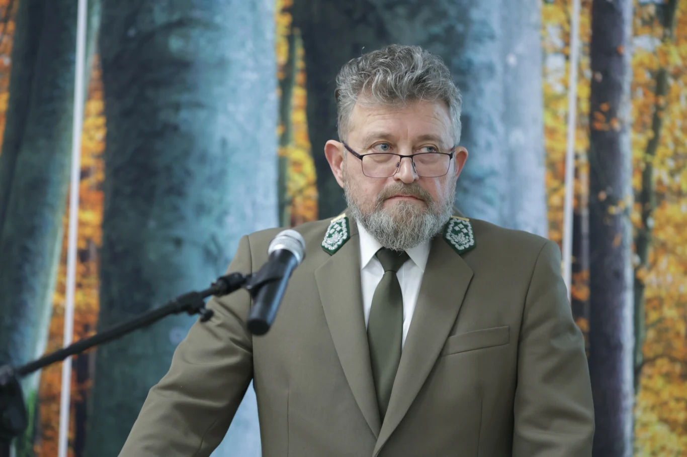 Witold Koss od kilku miesięcy piastuje stanowisko dyrektora generalnego Lasów Państwowych. Teraz chce przyznać podwyżki Witold Koss od kilku miesięcy piastuje stanowisko dyrektora generalnego Lasów Państwowych. Teraz chce przyznać podwyżki