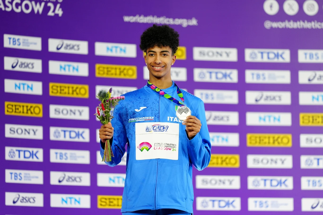 Mattia Furlani ze srbernym medalem halowych mistrzostw świata