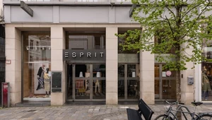 Grupa Esprit złożyła do niemieckiego sądu wniosek o upadłość. Nie oznacza to zamknięcia sklepów, a rozpoczęcie procesu restrukturyzacji. Władze firmy szukają potencjalnego nabywcy marki