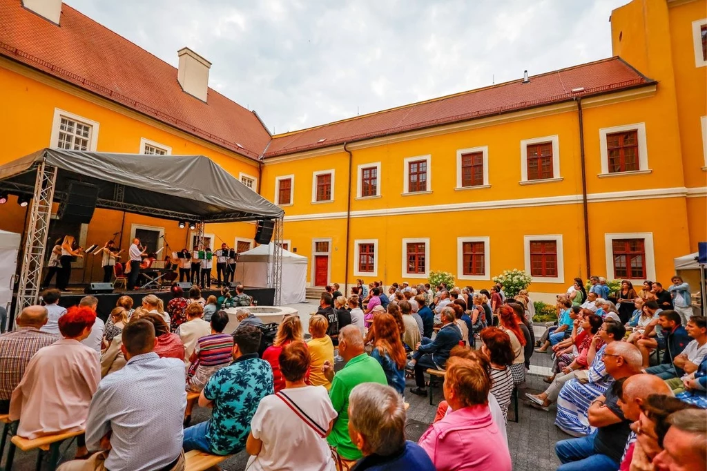 Šamorín znajduje się w zachodniej części Wyspy Żytniej