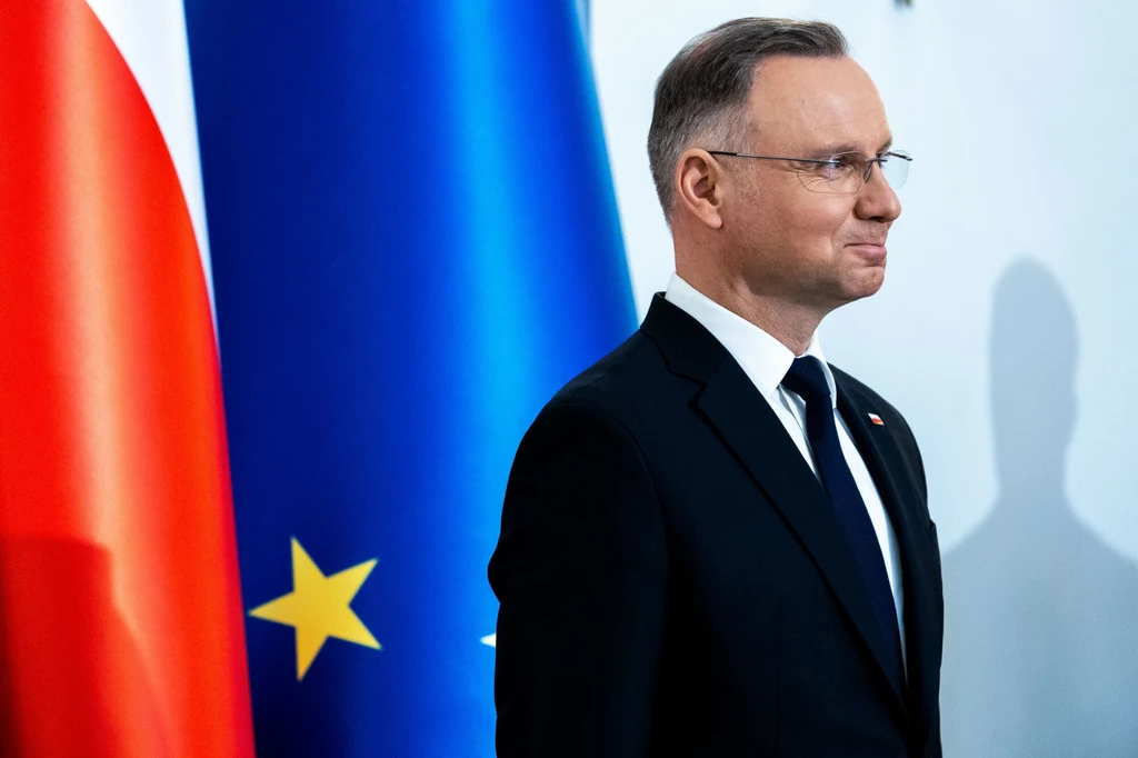 Prezydent podpisał dwie ustawy, na mocy których m.in. pomoc społeczna, pracownicy opiekujący się nad dziećmi do lat trzech oraz rodziny zastępcze będą mogły ubiegać się do dodatek w wysokości 1000 zł brutto