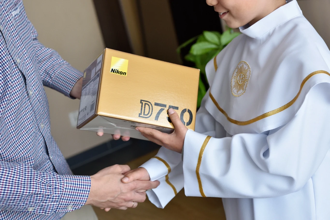 Sezon komunijny to nie tylko białe sukienki i złote łańcuszki, ale też… potencjalny obowiązek podatkowy. Sezon komunijny to nie tylko białe sukienki i złote łańcuszki, ale też… potencjalny obowiązek podatkowy.