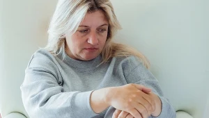 Księżycowata twarz i "tycie z powietrza" to objawy. Jedno badanie demaskuje winnego - wysoki kortyzol