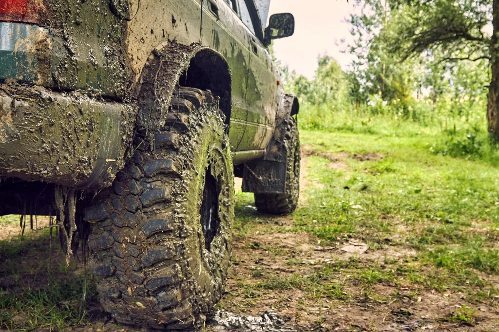 W ściśle określonych przypadkach wojsko może czasowo przejąć od właściciela jego auto, np. terenowe