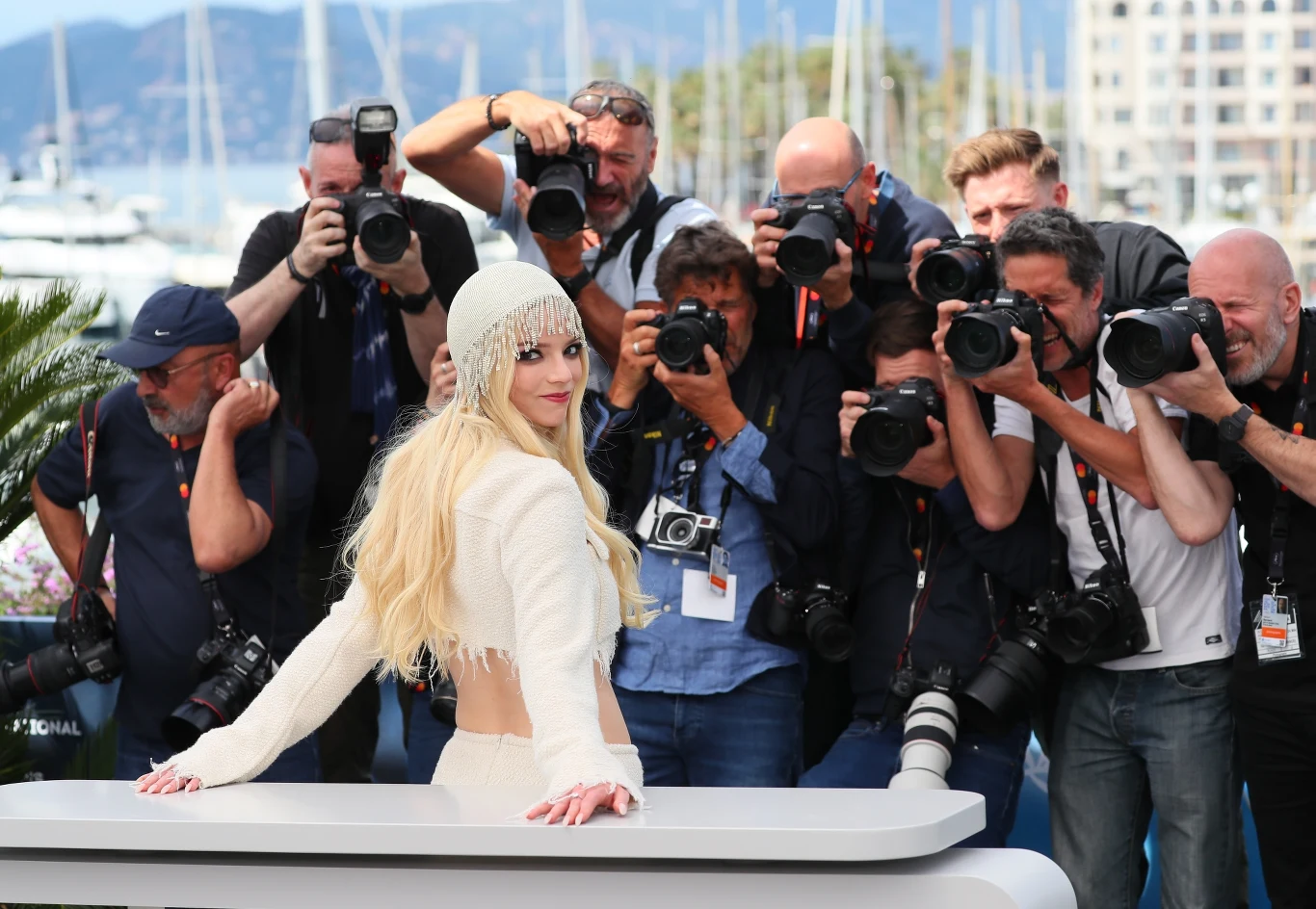 Anya Taylor-Joy podczas 77. MFF w Cannes Anya Taylor-Joy podczas 77. MFF w Cannes