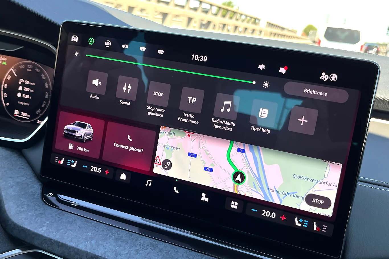 System multimedialny działa dużo szybciej i jest bardziej intuicyjny w obsłudze