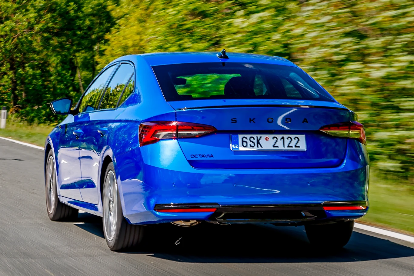 W trakcie jazdy testowych mieliśmy okazję sprawdzić wariant benzynowy i diesla.