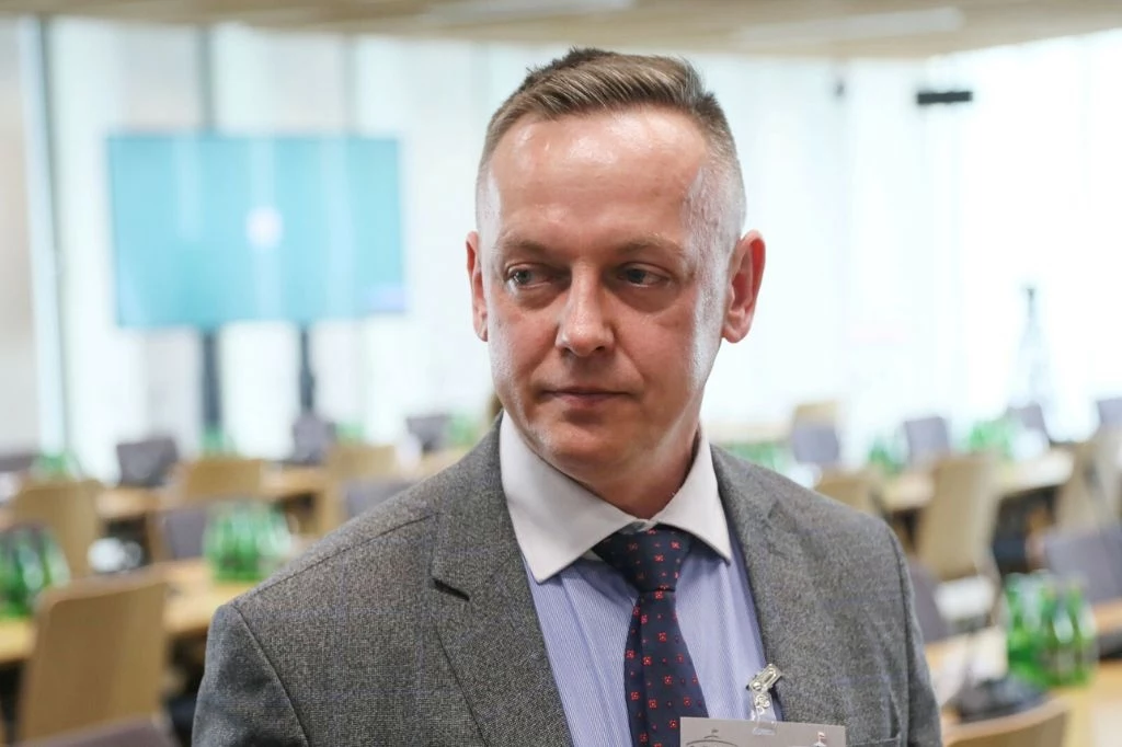 Białoruś. Były sędzia Tomasz Szmydt pojawił się przed ambasadą Polski w Mińsku