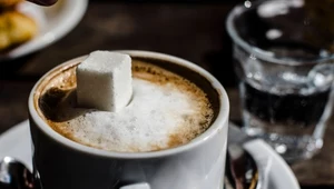 Cukier sprawia, że kawa staje się bezwartościowym napojem