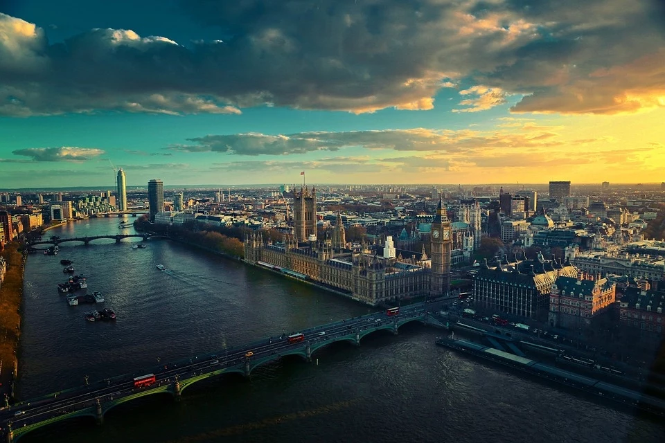 Lotnisko Heathrow w Londynie zapewni widoki na Tamizę.