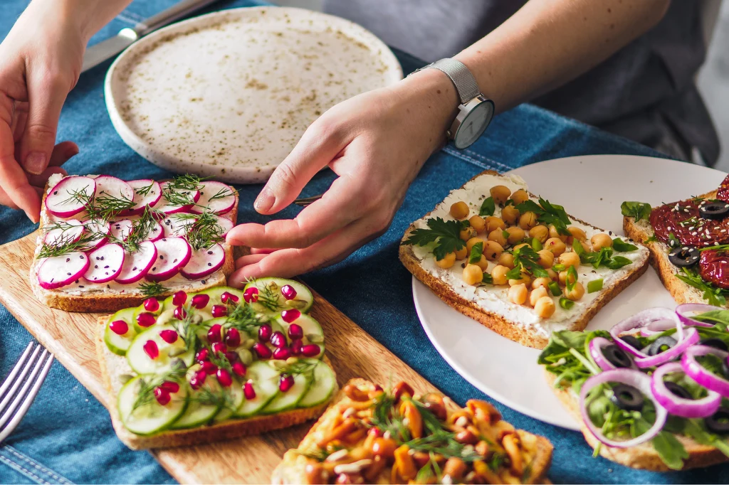 Dieta wegańska nie musi być nudna. Jeśli jesz różnorodnie, nie martw się o niedobory