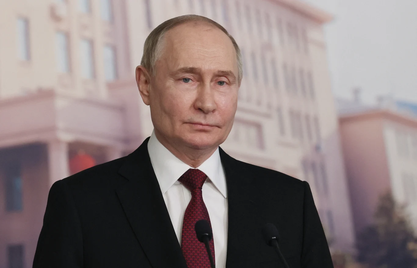 Władimir Putin podczas konferencji prasowej w Chinach Władimir Putin podczas konferencji prasowej w Chinach