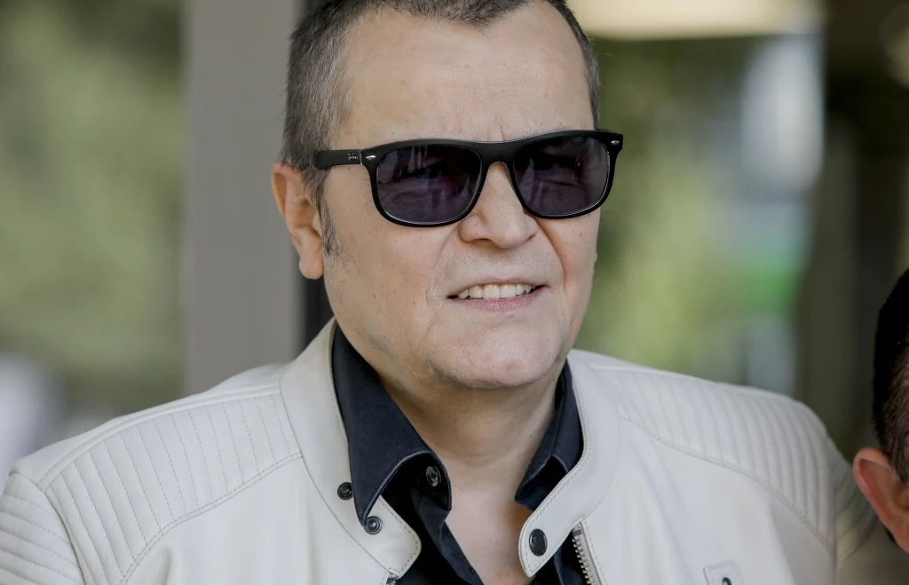 Robert Gawliński dorabia sobie w nietypowy sposób
