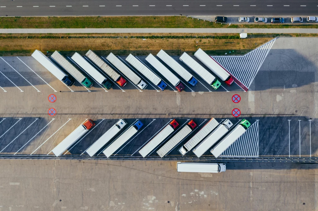 Tysiące polskich firm transportowych ma ostatnią szansę na uzyskanie odszkodowań z tytułu nadpłat za zakup pojazdów ciężarowych