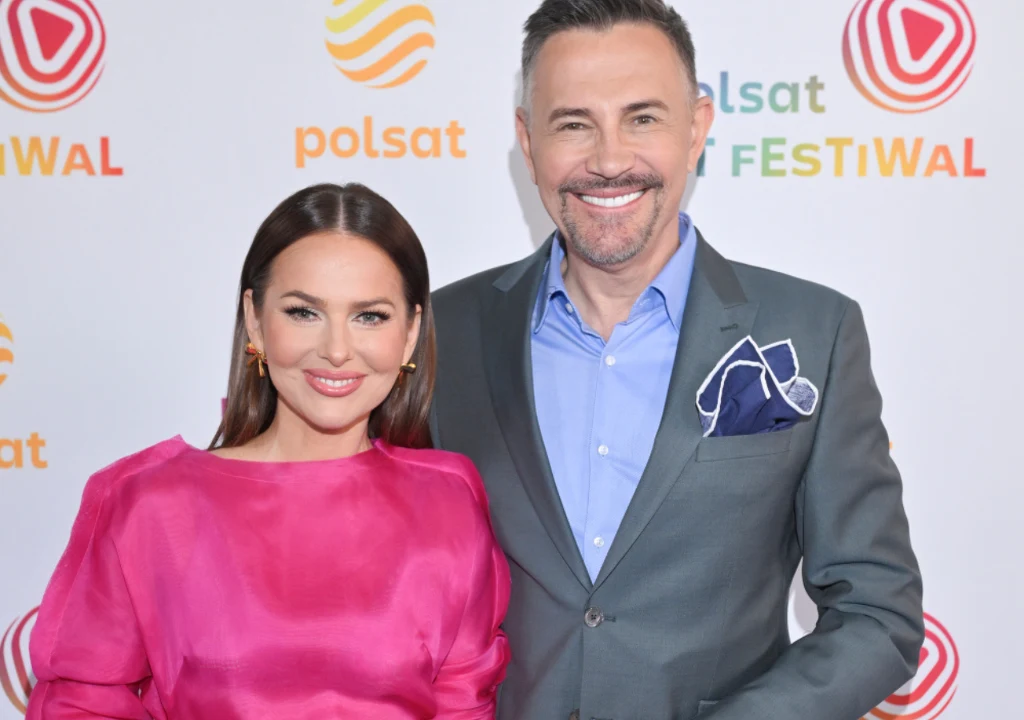 Prowadzący Polsat Hit Festiwal: Paulina Sykut-Jeżyna i Krzysztof Ibisz Prowadzący Polsat Hit Festiwal: Paulina Sykut-Jeżyna i Krzysztof Ibisz