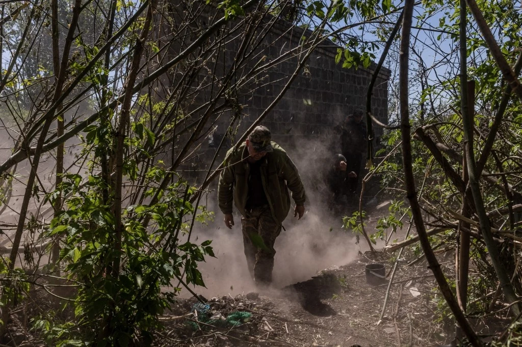 Wojna na Ukrainie. Walki o Charków trwają, obrońcy dali się zaskoczyć Wojna na Ukrainie. Walki o Charków trwają, obrońcy dali się zaskoczyć