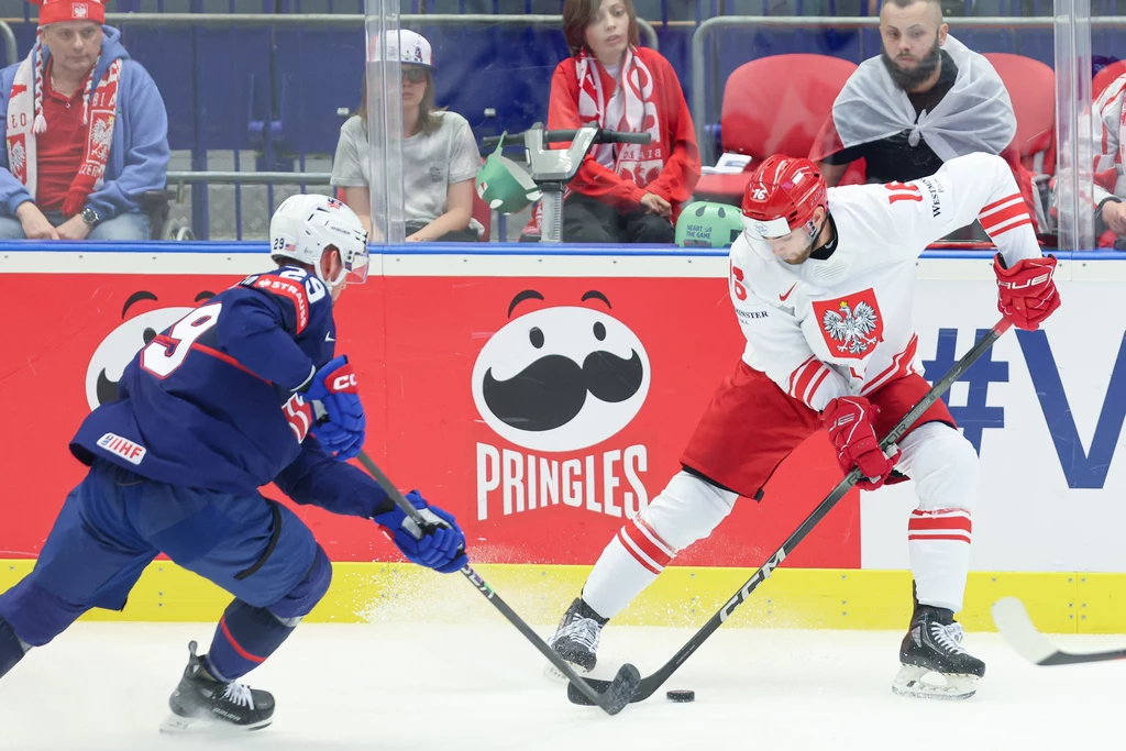 Kadr z meczu Polska - USA. Paweł Zygmunt (po prawej) Kadr z meczu Polska - USA. Paweł Zygmunt (po prawej)