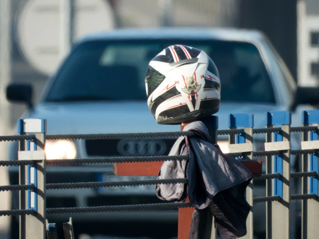 Motocykliści to niechronieni uczestnicy ruch drogowego. Każdy wypadek to dla nich śmiertelne zagrożenie