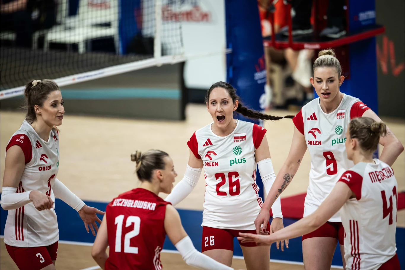 Katarzyna Wenerska (nr 26) znów prowadziła grę reprezentacji Polski w Lidze Narodów Katarzyna Wenerska (nr 26) znów prowadziła grę reprezentacji Polski w Lidze Narodów