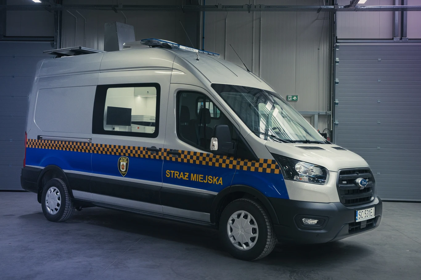 Straż miejska bada jakość powietrza. Pomaga im Ford zwany "smogobusem" 