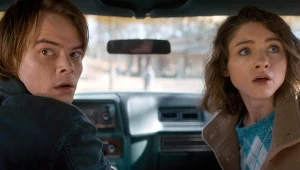 Charlie Heaton i Natalia Dyer w "Stranger Things"