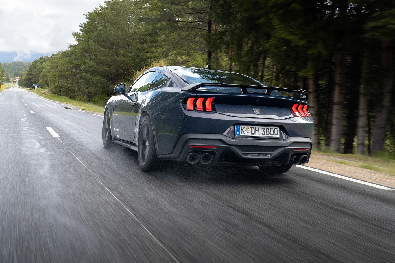 Ford Mustang świętuje w tym roku 60-lecie. Na rynku debiutuje siódma generacja sportowej ikony.