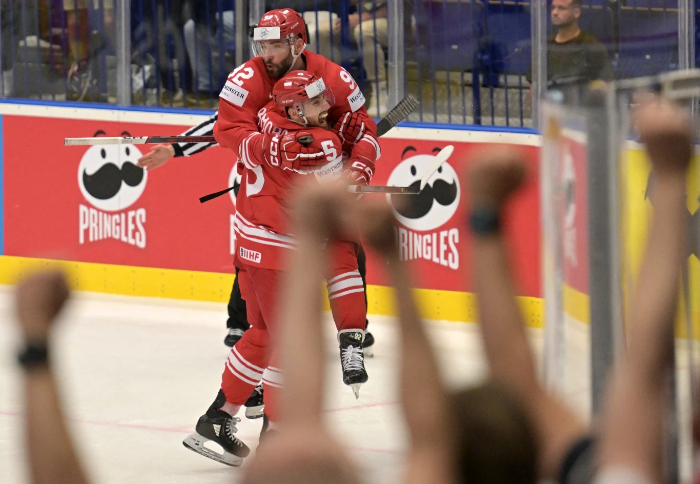 Filip Komorski (numer 5) zdobył bramkę w meczu z Niemcami