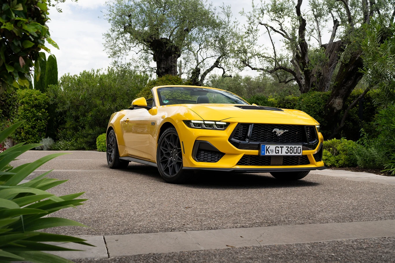 Nowy Ford Mustang GT Convertible.