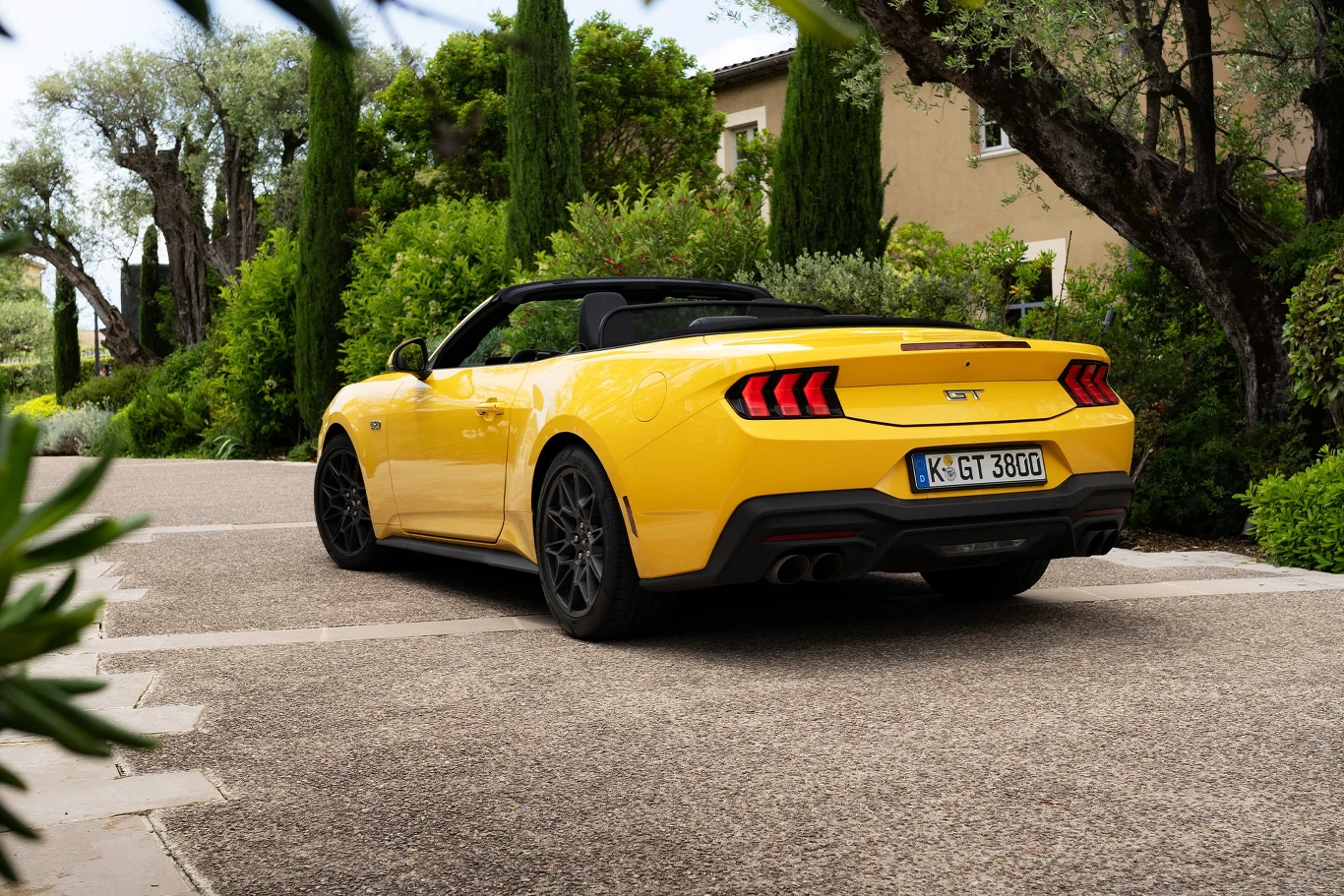 Nowy Ford Mustang GT Convertible.