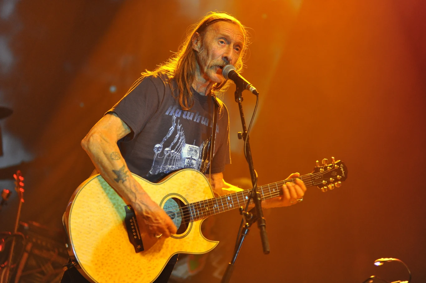 Dave Brock stoi na czele Hawkwind Dave Brock stoi na czele Hawkwind
