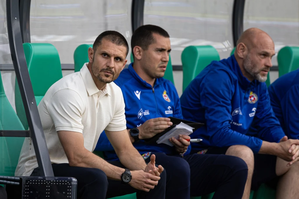 Albert Rude (pierwszy z lewej) nie ma łatwej końcówki sezonu Albert Rude (pierwszy z lewej) nie ma łatwej końcówki sezonu