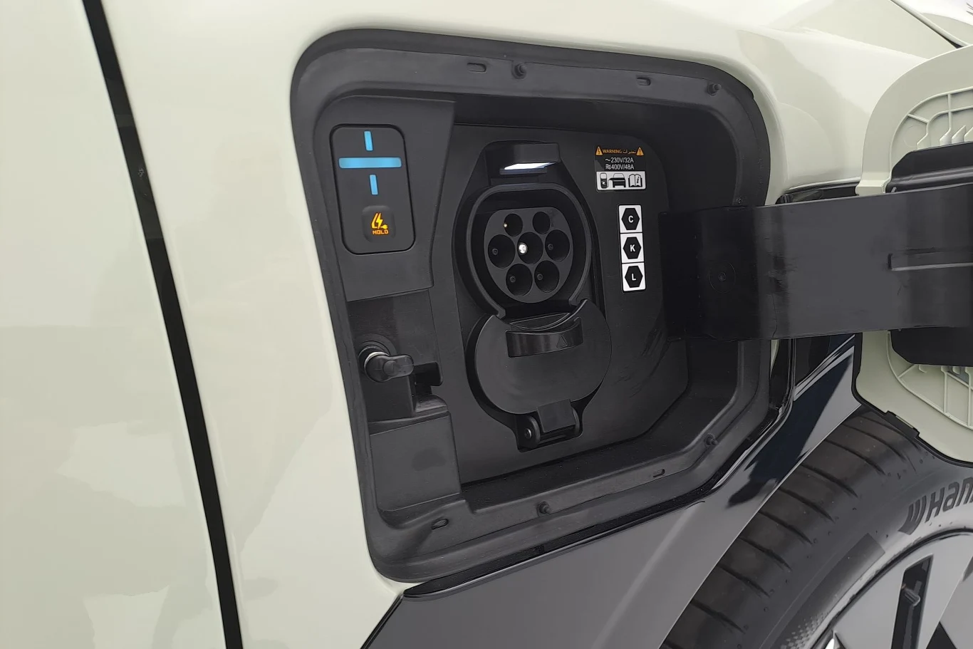 Niezależnie od wariantu akumulatora uzupełnienie energii z poziomu 10 do 80 proc. przy użyciu prądu stałego ma zajmować ok. pół godziny. 