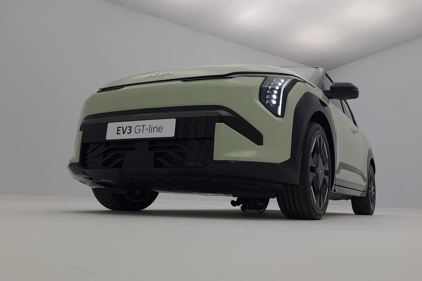 Kia EV3 oferowana będzie z dwoma akumulatorami - o pojemności 58,3 kWh i 81,4 kWh.