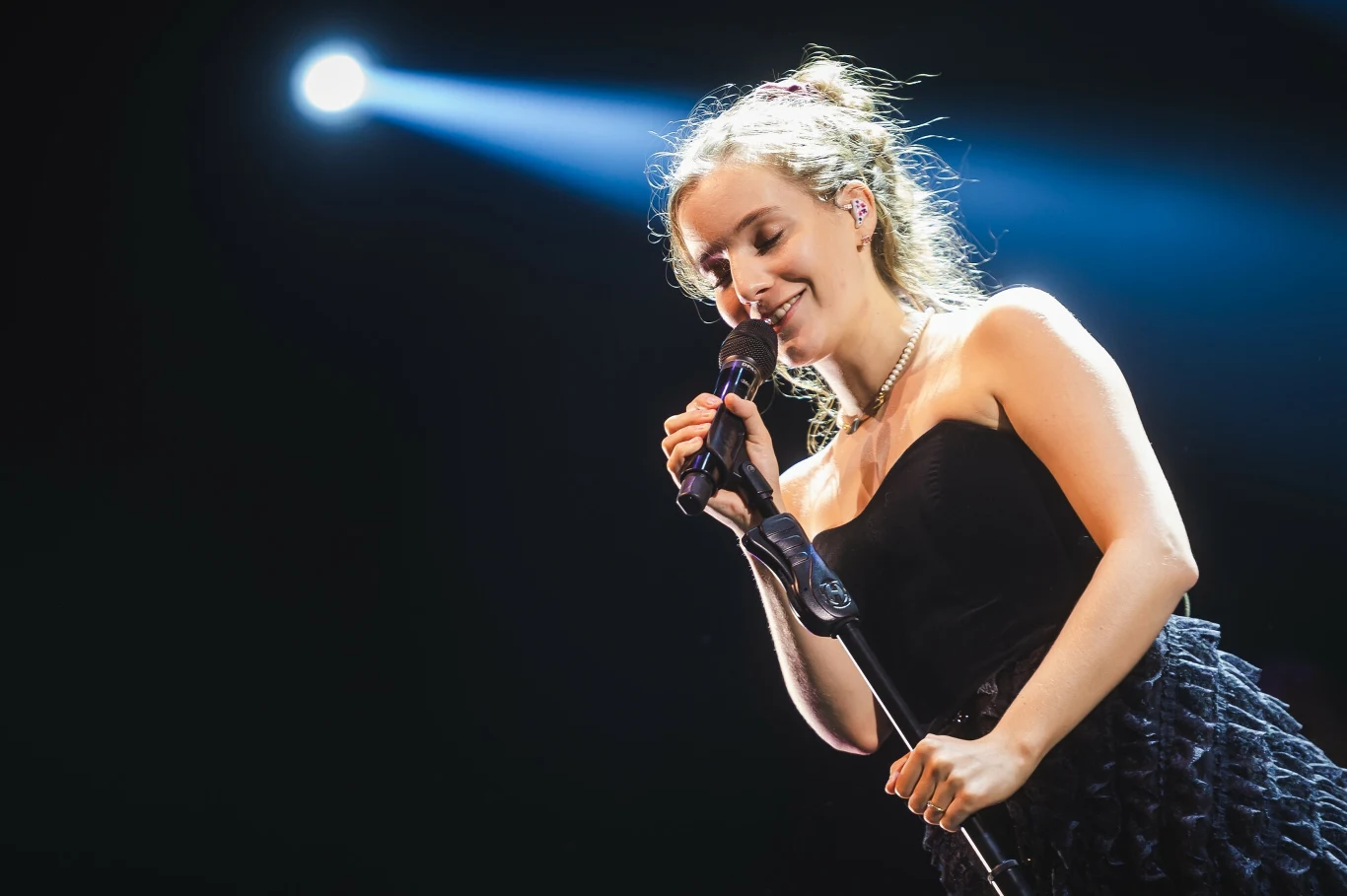 sanah przygotowała aż cztery wersje nadchodzącego albumu! sanah przygotowała aż cztery wersje nadchodzącego albumu!