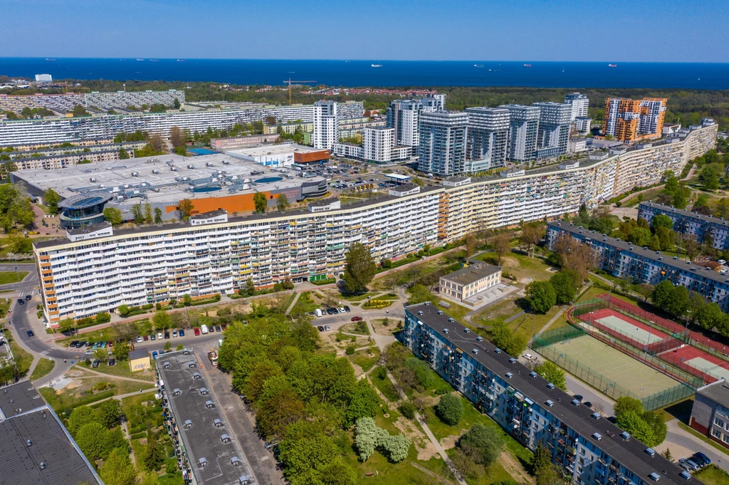 To jeden z najdłuższych bloków Europy. To jeden z najdłuższych bloków Europy.