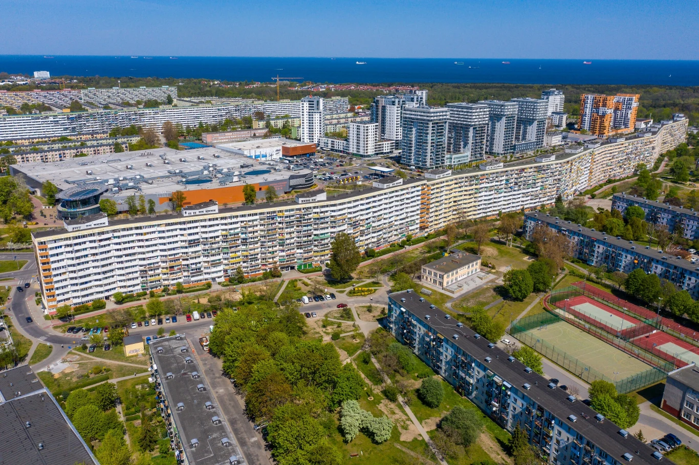 To jeden z najdłuższych bloków Europy. To jeden z najdłuższych bloków Europy.