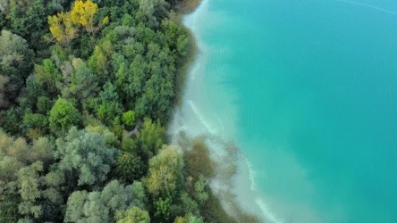 ​Dwa turkusowe jeziora w Polsce. Ich kolor zachwyca, lecz kąpiel to ogromne ryzyko