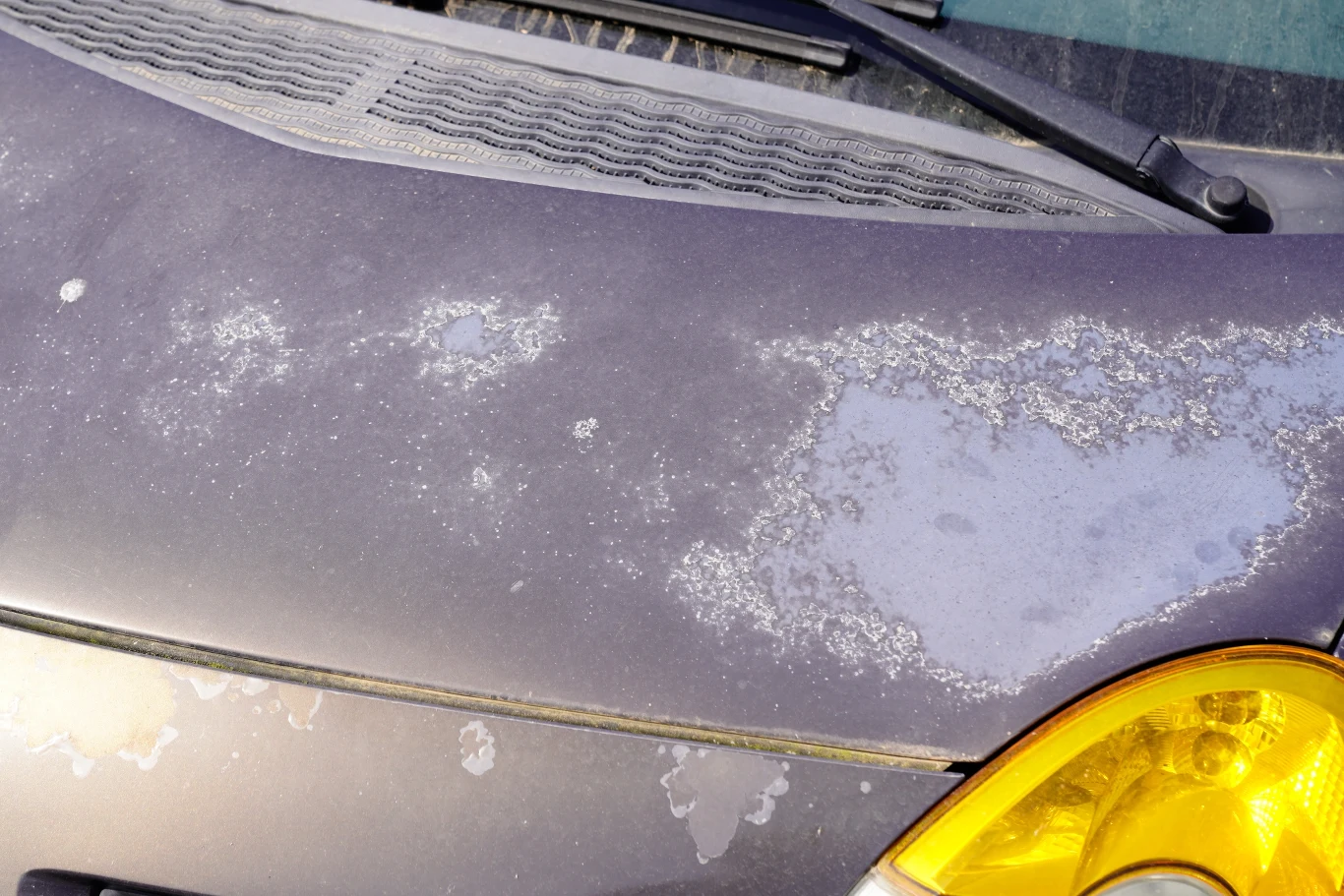 Promienie słoneczne mogą uszkodzić lakier samochodu