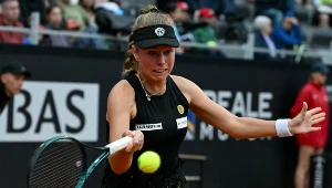 Świetna gra Fręch z mistrzynią Wimbledonu. Aż nagle kontuzja i zwrot akcji