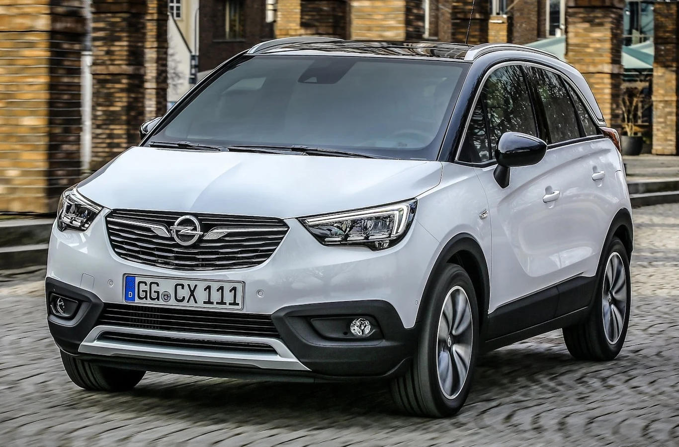 Opel Crossland X - jedno z najszybciej sprzedająych się używanych aut w Polsce