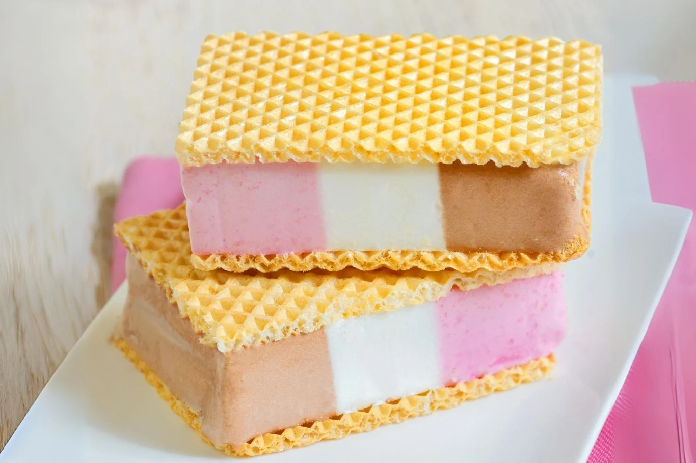 Lody w wafelku z łatwością wykonasz sam Lody w wafelku z łatwością wykonasz sam