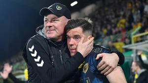 GKS Katowice jest rewelacją wiosny w I lidze. Na zdjęciu trenera Rafał Górak z zawodnikiem Marcinem Wasielewskim