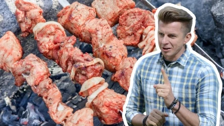 Souvlaki to tradycyjna potrawa grecka, która sprawdzi się na grilla.