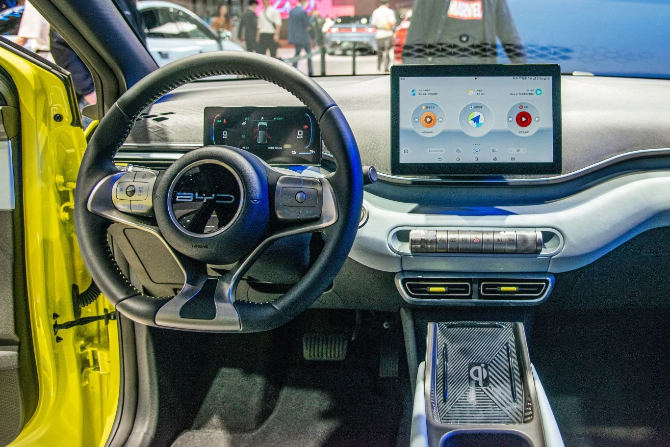 BYD Seagull wyposażone jest m.in. w ekran multimediów o przekątnej 10,1 cala. 