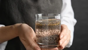 Zalej zimną wodą i wypij. Hit lata nawadnia, spala tłuszcz i zbija cholesterol